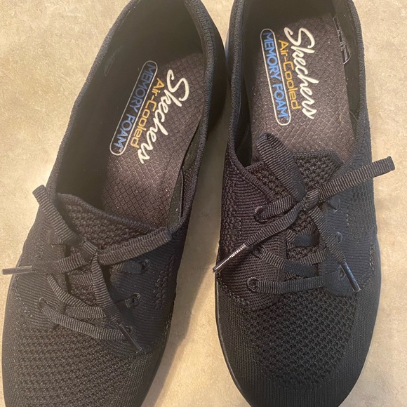 Skechers Seager 7M New In Box Sneakers black knit - Picture 2 of 5